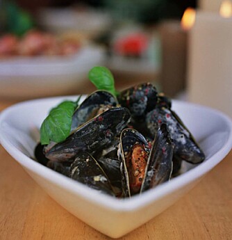 TAPAS: Konjakk- og pepperdampede blåskjell TAPAS: Konjakk- og pepperdampede blåskjell