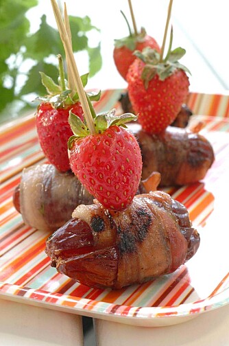 TAPAS: Dadler med bacon rundt er en vanlig tapas i Spania. TAPAS: Dadler med bacon rundt er en vanlig tapas i Spania.
