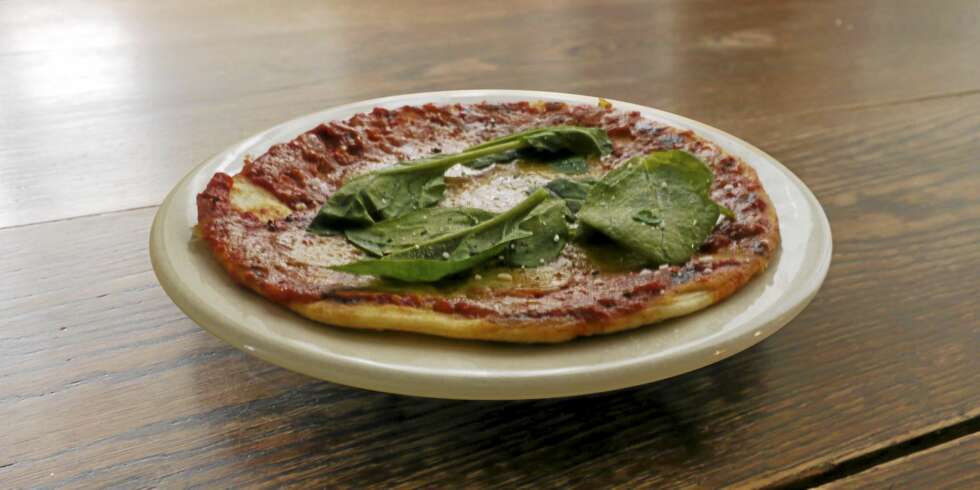 PANNEPIZZA: Vi har laget pannepizza i ordets rette forstand. PANNEPIZZA: Vi har laget pannepizza i ordets rette forstand.