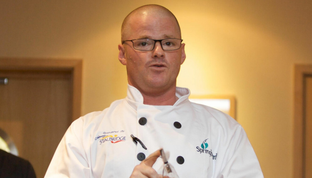 Heston Blumenthal er en genial kokk som her viser oss hvordan han lager egg 'n bacon iskrem. Heston Blumenthal er en genial kokk som her viser oss hvordan han lager egg 'n bacon iskrem.
