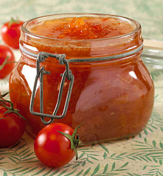 TOMATMARMELADE: Passer godt som tilbehør til stekt kjøtt. TOMATMARMELADE: Passer godt som tilbehør til stekt kjøtt.