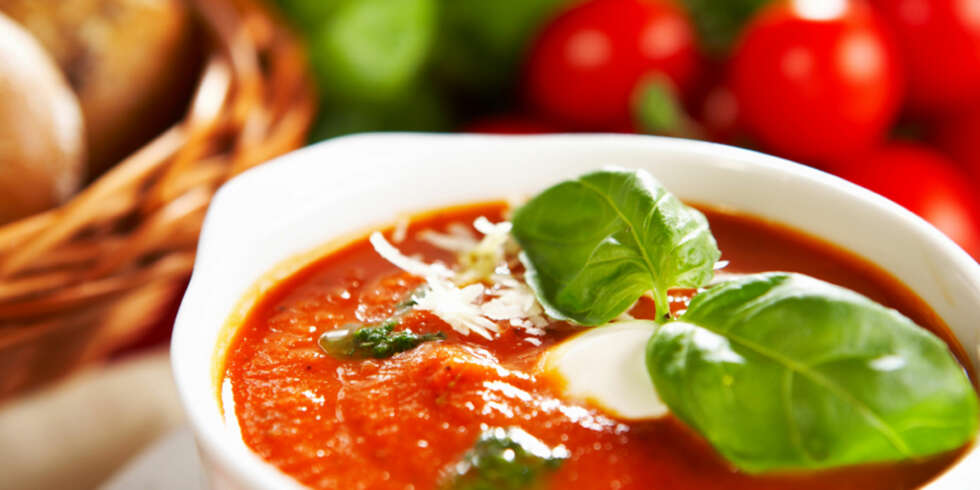 TOMATSUPPE: Prøv Trond Mois oppskrift på tomatsuppe, laget fra grunnen. TOMATSUPPE: Prøv Trond Mois oppskrift på tomatsuppe, laget fra grunnen.