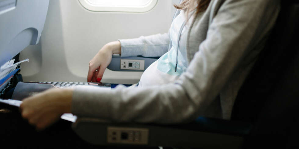 GRAVID PÅ FERIE: Det er mye å ta hensyn til når du er gravid og skal på reise. Under får du de beste tipsene for en vellykket ferie. Foto: Gettyimages.com. GRAVID PÅ FERIE: Det er mye å ta hensyn til når du er gravid og skal på reise. Under får du de beste tipsene for en vellykket ferie. Foto: Gettyimages.com.