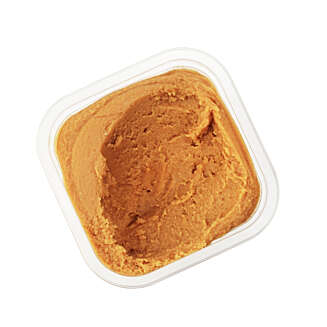 MISO: Er en pasta laget av ris, bygg og/eller soyabønner og salt som blir gjæret. MISO: Er en pasta laget av ris, bygg og/eller soyabønner og salt som blir gjæret.