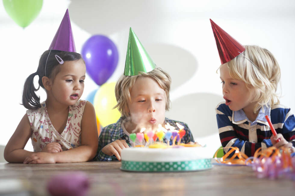 BURSDAGSLEK 4-6 ÅR: Aktivitet og lek er en viktig del av barnebursdagen. BURSDAGSLEK 4-6 ÅR: Aktivitet og lek er en viktig del av barnebursdagen.
