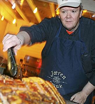 PÅ GRILLEN: Craig Whitson har mange gode favorittgrønnsaker som man kan legge på grillen. PÅ GRILLEN: Craig Whitson har mange gode favorittgrønnsaker som man kan legge på grillen.