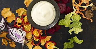 GOD SAUS: Sour-cream-saus smaker godt til for eksempel smoothie. Foto: Lisa Westgaard. GOD SAUS: Sour-cream-saus smaker godt til for eksempel smoothie. Foto: Lisa Westgaard.