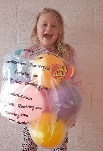 EN SØT GODTEPOSE: En pose med Jelly Beans må være det perfekte kostymet for barn som liker søtt. Foto: Per Olav Sølvberg. EN SØT GODTEPOSE: En pose med Jelly Beans må være det perfekte kostymet for barn som liker søtt. Foto: Per Olav Sølvberg.