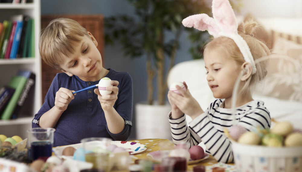 SUNT PÅSKEEGG: Trenger du tips til sunne godterier du kan putte i barnas påskeegg? Påskehyggen forblir den samme, til tross for lavere sukkerinntak. Foto: Gettyimages.com SUNT PÅSKEEGG: Trenger du tips til sunne godterier du kan putte i barnas påskeegg? Påskehyggen forblir den samme, til tross for lavere sukkerinntak. Foto: Gettyimages.com