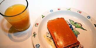 KAN FORBEDRES: Knekkebrød med Litago brunost og appelsinjuice. KAN FORBEDRES: Knekkebrød med Litago brunost og appelsinjuice.