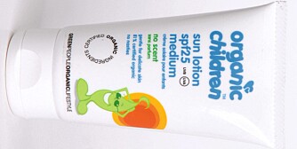 BEST I TEST: Denne solkremen fra Green People er en av de tryggeste du kan smøre inn barnet ditt med. BEST I TEST: Denne solkremen fra Green People er en av de tryggeste du kan smøre inn barnet ditt med.