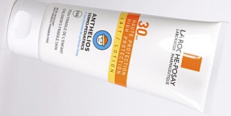 VERSTING 2: Solkremen La Roche-Posay Anthelios Dermo-Pediatrics Lotion. L¿Oréal opplyser at solkremer fra La Roche-Posay, som er produsert i 2011, ikke inneholder cyclopentasiloxan. Dette stoffet blir av norske miljømyndigheter omtalt som et «verstingstoff» som de jobber med å få ut av bruk. VERSTING 2: Solkremen La Roche-Posay Anthelios Dermo-Pediatrics Lotion. L¿Oréal opplyser at solkremer fra La Roche-Posay, som er produsert i 2011, ikke inneholder cyclopentasiloxan. Dette stoffet blir av norske miljømyndigheter omtalt som et «verstingstoff» som de jobber med å få ut av bruk.