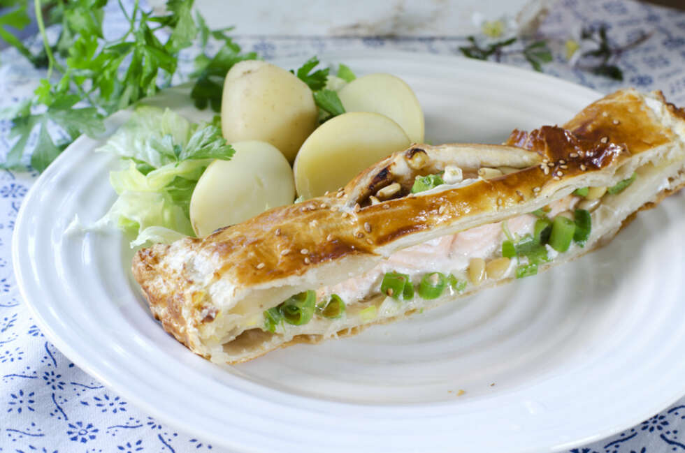 LITT JUKSING ER LOV: Bruk ferdig butterdeig til å pakke inn fisken! LITT JUKSING ER LOV: Bruk ferdig butterdeig til å pakke inn fisken!