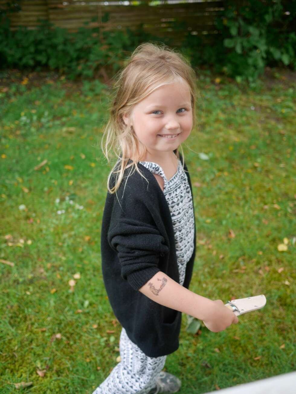 BRA MED REGLER: Spikkeregler er gode å ha. - Du skal aldri gå med kniv uten at den er i slira, sier Leonora. BRA MED REGLER: Spikkeregler er gode å ha. - Du skal aldri gå med kniv uten at den er i slira, sier Leonora.