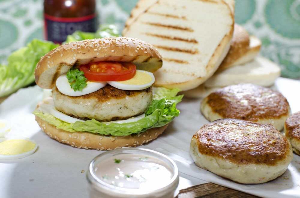 FISKEMIDDAGEN FOR HELE FAMILIEN: Smell sammen en deilig fiskeburger på noen minutter! FISKEMIDDAGEN FOR HELE FAMILIEN: Smell sammen en deilig fiskeburger på noen minutter!