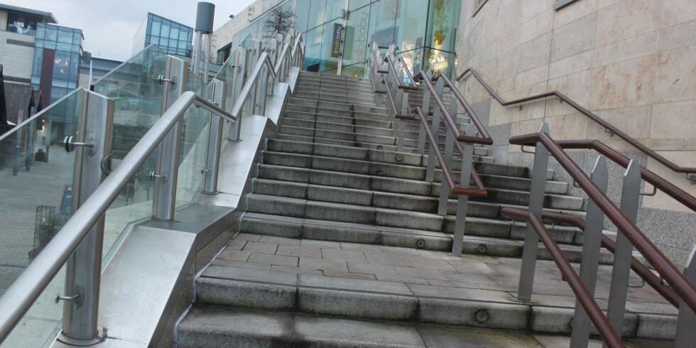 TA TRAPPEN: Å være lat tar livet av flere enn det å være tjukk gjør. FOTO: Trine Jensen TA TRAPPEN: Å være lat tar livet av flere enn det å være tjukk gjør. FOTO: Trine Jensen