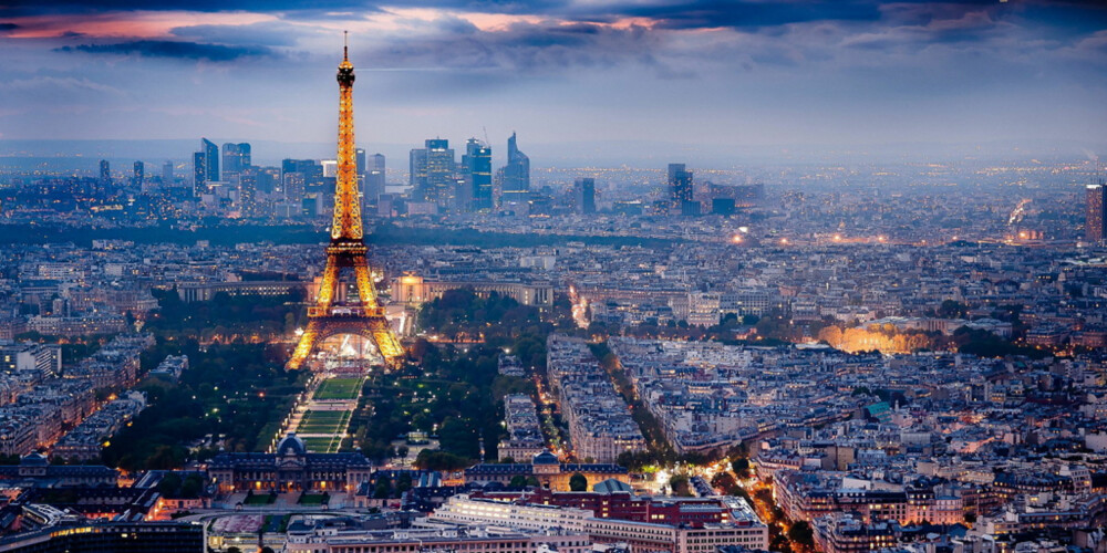VERDENS MEST POPULÆRE BY: Paris er den mest populære turistdestinasjonen i verden, med over 30 millioner besøkende i året. VERDENS MEST POPULÆRE BY: Paris er den mest populære turistdestinasjonen i verden, med over 30 millioner besøkende i året.