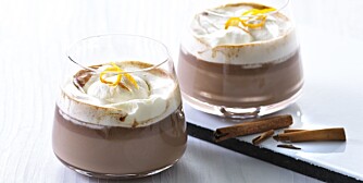 KAKAO MED APPELSIN OG PEPPERMYNTE: Tilfør den klassiske kakaoen appelsin og peppermynte for en annerledes og spennende smaksopplevelse. Foto: Opplysningskontoret for Meieriprodukter (Melk.no). KAKAO MED APPELSIN OG PEPPERMYNTE: Tilfør den klassiske kakaoen appelsin og peppermynte for en annerledes og spennende smaksopplevelse. Foto: Opplysningskontoret for Meieriprodukter (Melk.no).