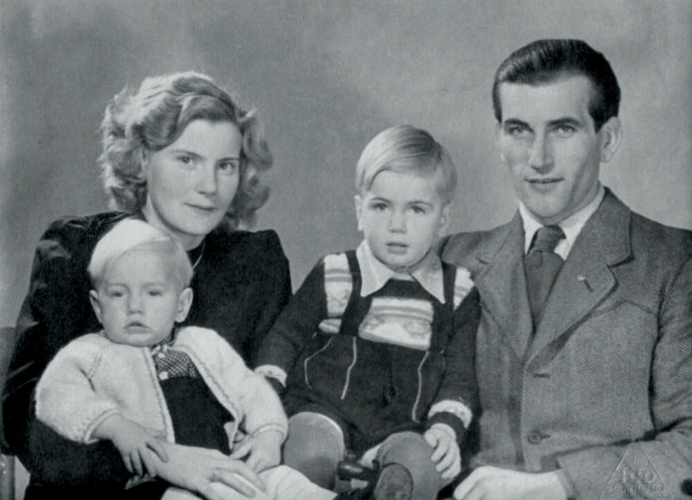 FIN FAMILIE: Else og Erich med sønnene Reidar og Arne i Tyskland i 1949, noen år før Rose ble født. FIN FAMILIE: Else og Erich med sønnene Reidar og Arne i Tyskland i 1949, noen år før Rose ble født.