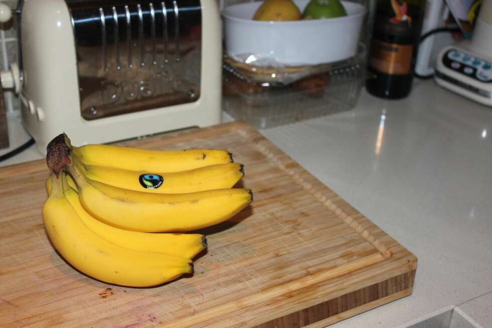 NAM NAM: Ikke bare til matboksen, bananer er minst like fine å bruke som ansiktsmaske. FOTO: Trine Jensen NAM NAM: Ikke bare til matboksen, bananer er minst like fine å bruke som ansiktsmaske. FOTO: Trine Jensen
