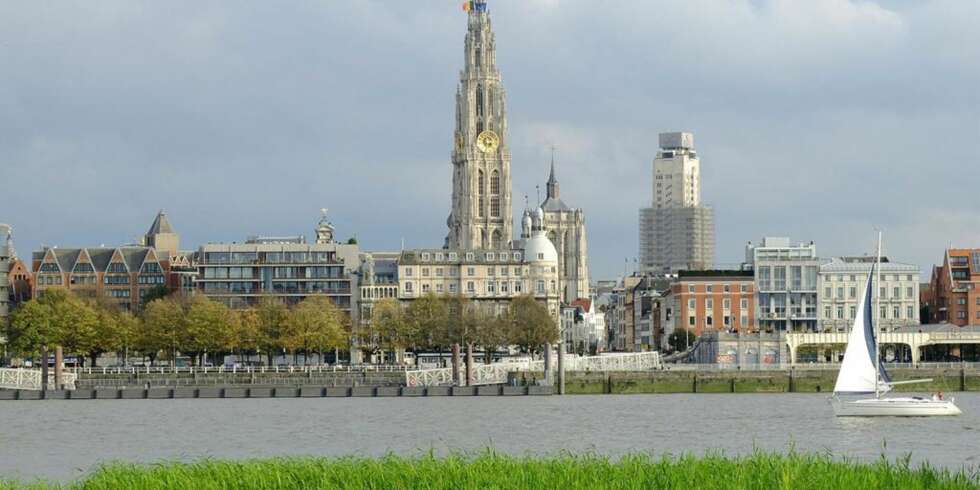 ANTWERPEN: Du kommer garantert til å falle for denne byen. Ikke reis derfra uten å ha prøvd verdens beste kakao. FOTO: Wikimedia Commons ANTWERPEN: Du kommer garantert til å falle for denne byen. Ikke reis derfra uten å ha prøvd verdens beste kakao. FOTO: Wikimedia Commons