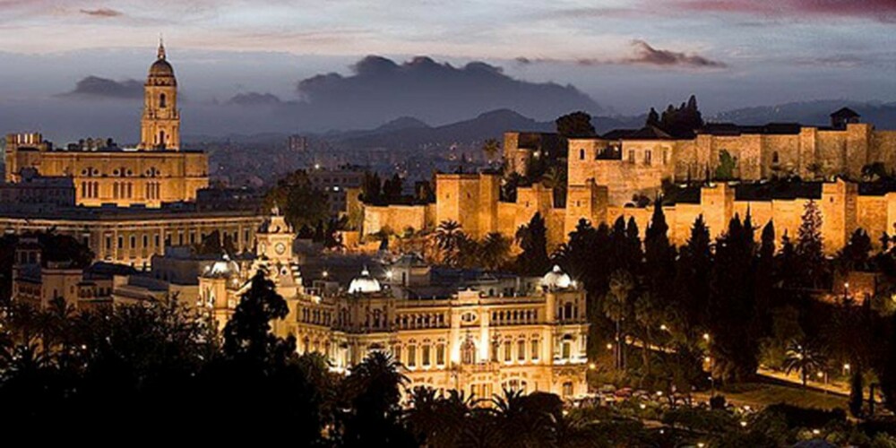 SPANIA: Mange byer i Spania er blitt rimeligere å reise til de siste par årene. Malaga kommer garantert ikke til å skuffe. FOTO: Eclipsetravel.com SPANIA: Mange byer i Spania er blitt rimeligere å reise til de siste par årene. Malaga kommer garantert ikke til å skuffe. FOTO: Eclipsetravel.com