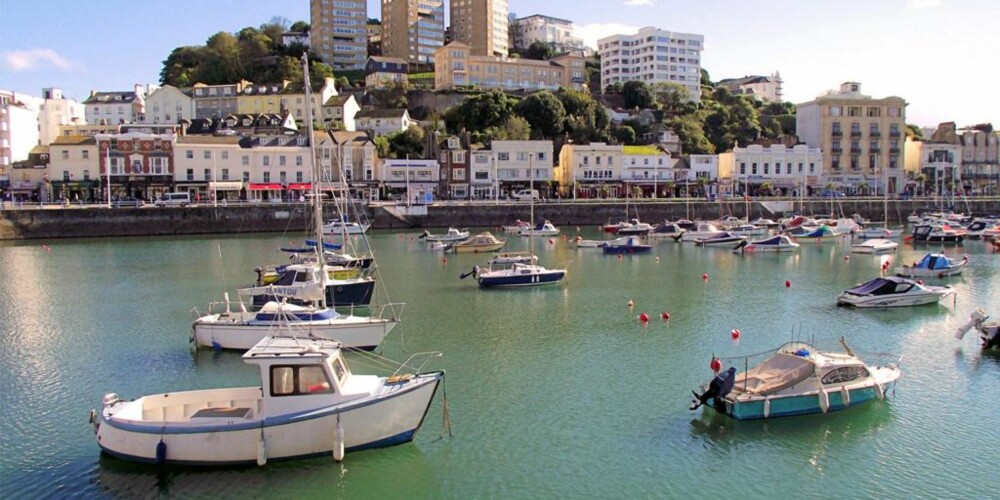 ENGLAND: Vakre Torquay føles litt som å være i Sør-Europa. FOTO: Wikimedia Commons ENGLAND: Vakre Torquay føles litt som å være i Sør-Europa. FOTO: Wikimedia Commons