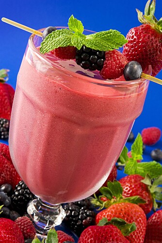 FRISTENDE: Å mikse sin egen smoothie eller juice gjør det gjerne ekstra fristende å drikke siden du bruker rene råvarer og vet nøyaktig hva du drikker. FRISTENDE: Å mikse sin egen smoothie eller juice gjør det gjerne ekstra fristende å drikke siden du bruker rene råvarer og vet nøyaktig hva du drikker.