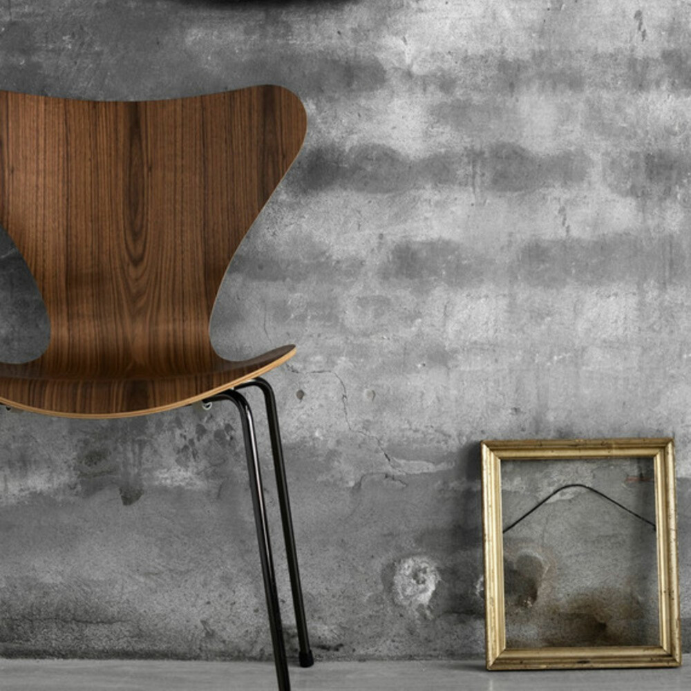 LYKKETALL: Serie 7 stolen er verdenskjent for sin enkle form og flotte design. LYKKETALL: Serie 7 stolen er verdenskjent for sin enkle form og flotte design.