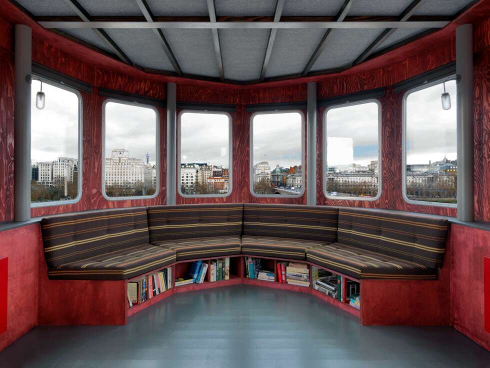 Living Architecture er en organisasjon som leier ut flere prisbelønte ferieboliger. Konseptet ønsker å gi vanlige folk mulighet til å bo i et fint stykke arkitektur. Living Architecture er en organisasjon som leier ut flere prisbelønte ferieboliger. Konseptet ønsker å gi vanlige folk mulighet til å bo i et fint stykke arkitektur.