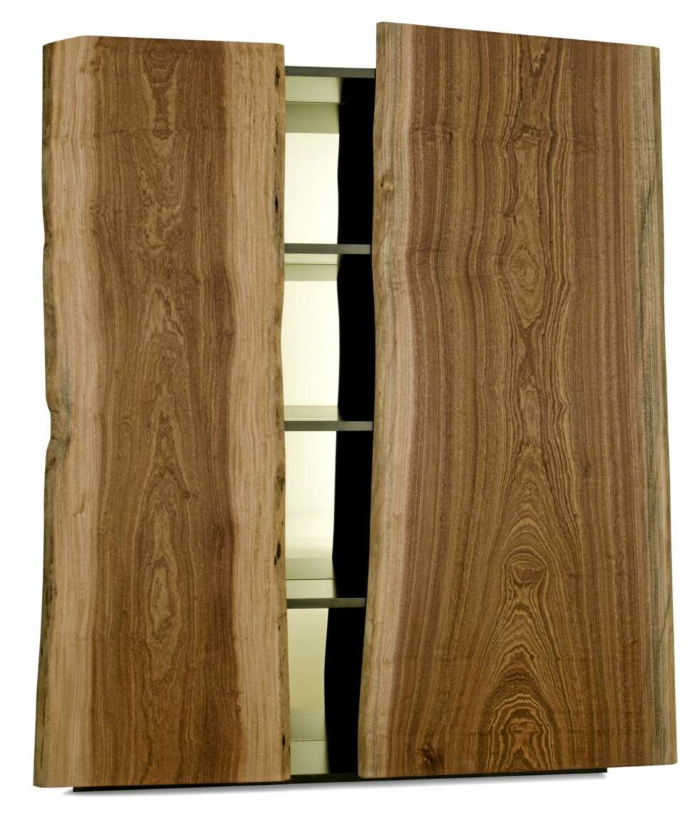 GROV PLANK: Garderobedørene Italian Landscapes fra Edra består av hele planker. GROV PLANK: Garderobedørene Italian Landscapes fra Edra består av hele planker.