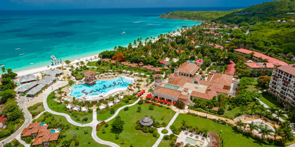 ANTIGUA: Dette enorme hotellet er mange år på rad kåret til verdens mest romantiske. ANTIGUA: Dette enorme hotellet er mange år på rad kåret til verdens mest romantiske.