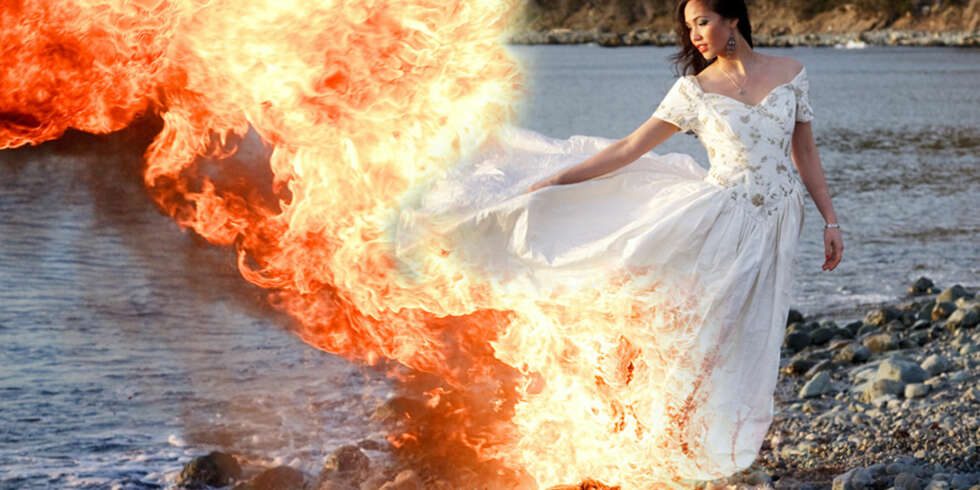 TAR DEN HELT UT: Enkelte fotografer, særlig i USA, tar Trash the dress bildene til det ekstreme. TAR DEN HELT UT: Enkelte fotografer, særlig i USA, tar Trash the dress bildene til det ekstreme.