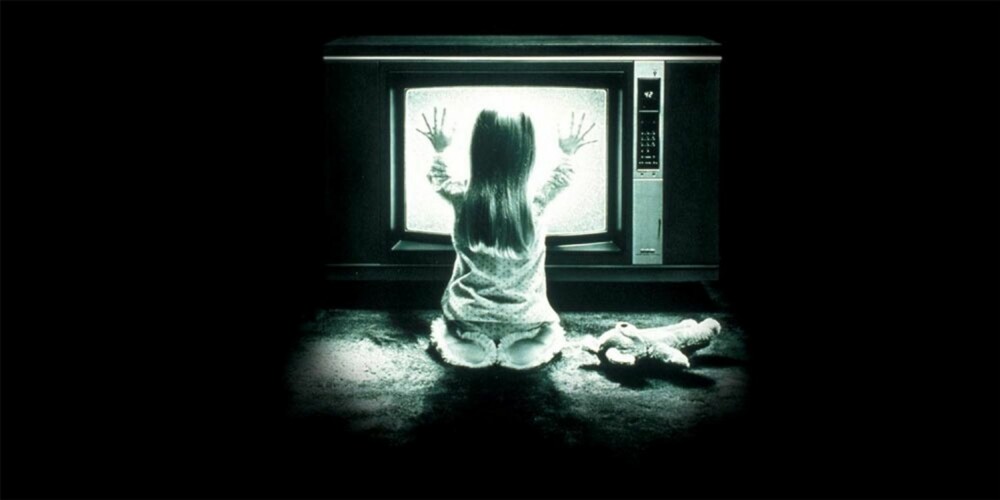POLTERGEIST: I Poltergeist fra 1982 blir en familie hjemsøkt av gravlagte. POLTERGEIST: I Poltergeist fra 1982 blir en familie hjemsøkt av gravlagte.