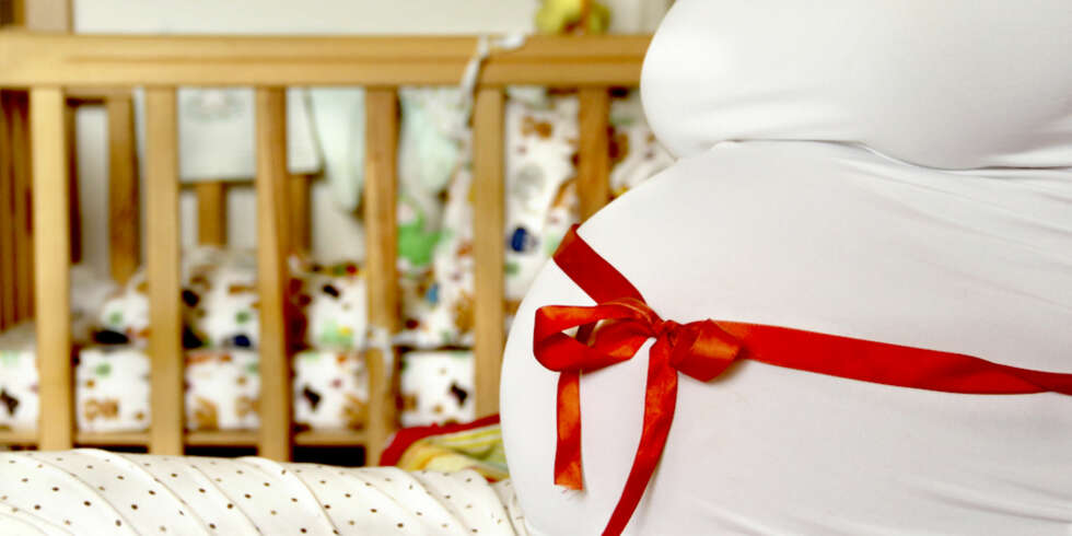 LETT Å KJØPE FOR MYE: Når man venter sitt første barn, er det oftere at det vordende paret kjøper for mye til babyen, enn for lite. LETT Å KJØPE FOR MYE: Når man venter sitt første barn, er det oftere at det vordende paret kjøper for mye til babyen, enn for lite.
