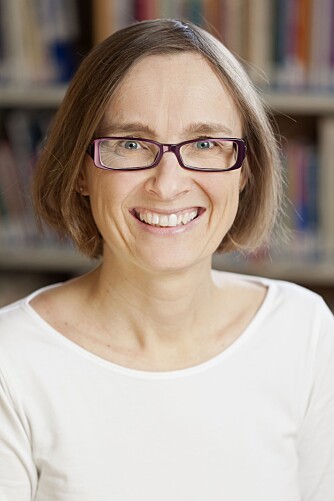 SES OG SNAKKES OFTE: - Under 20 prosent treffer barnebarn sjeldnere enn en gang i måneden, forteller Katharina Herlofson ved NOVA. I tillegg til tiden vi tilbringer med besteforeldrene våre har vi kontakt via telefon e-post og lignende. SES OG SNAKKES OFTE: - Under 20 prosent treffer barnebarn sjeldnere enn en gang i måneden, forteller Katharina Herlofson ved NOVA. I tillegg til tiden vi tilbringer med besteforeldrene våre har vi kontakt via telefon e-post og lignende.