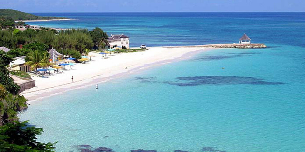 JAMAICA: Nyt solen på Jamaicas vakreste strand. JAMAICA: Nyt solen på Jamaicas vakreste strand.