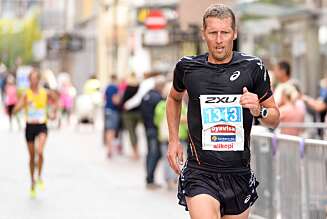 LØPEEKSPERT: Per-Einar Gjelsvik i Asics Norge. FOTO: Erling Pande Braathen LØPEEKSPERT: Per-Einar Gjelsvik i Asics Norge. FOTO: Erling Pande Braathen
