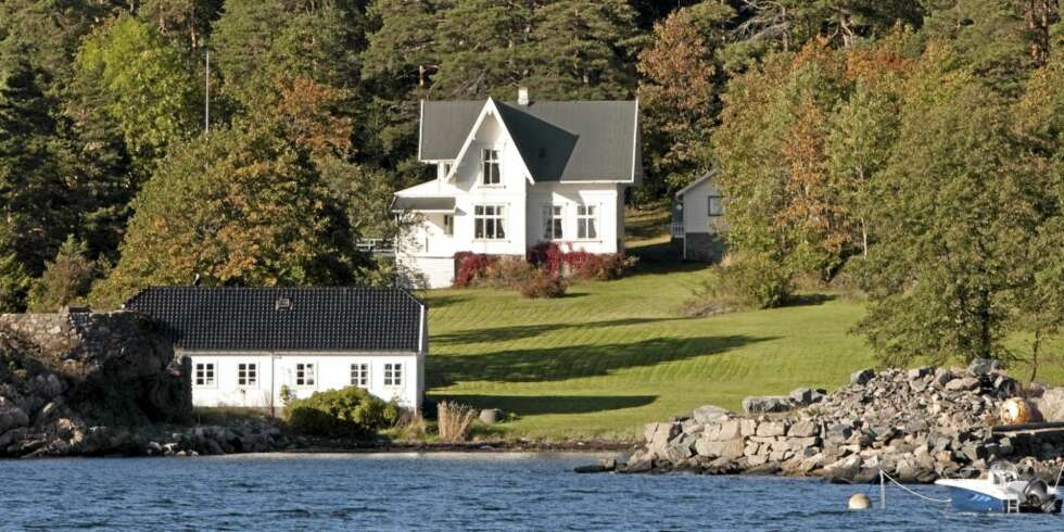 Munchs sommerhus på Hvitsten legges ut for salg til den nette sum av 15 millioner kroner. Munchs sommerhus på Hvitsten legges ut for salg til den nette sum av 15 millioner kroner.