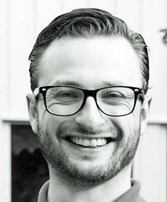 BRUKER URTER: Christoph Schmitz er matentusiasten som står bak bloggen Innifristelse.no. Han deltok også som deltaker i realityprogrammet Norges Grillmester tidligere i år. BRUKER URTER: Christoph Schmitz er matentusiasten som står bak bloggen Innifristelse.no. Han deltok også som deltaker i realityprogrammet Norges Grillmester tidligere i år.