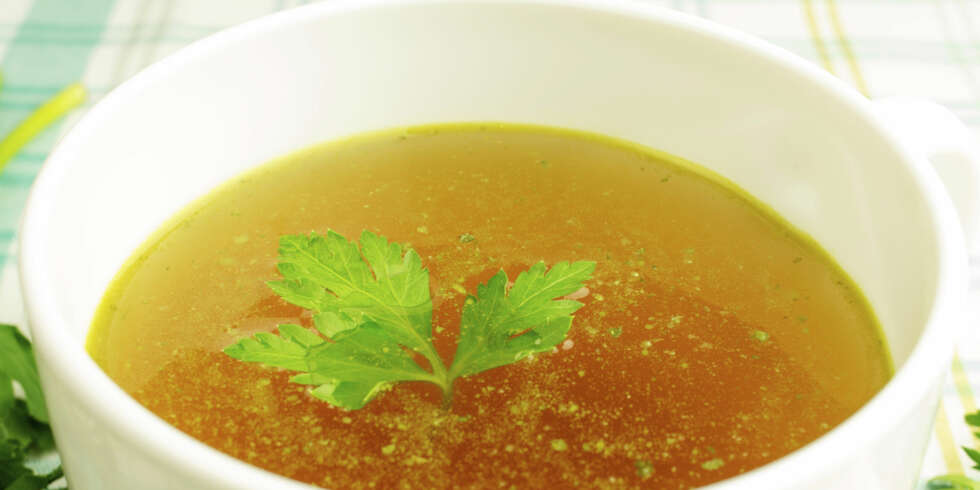 BULJONG: I og med at buljong krever så kort koketid egner den seg til for eksempel supper. BULJONG: I og med at buljong krever så kort koketid egner den seg til for eksempel supper.