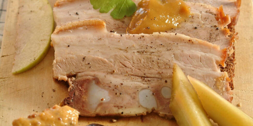 Dagens rett:
Smørbrød med ribbe og stappe Dagens rett:
Smørbrød med ribbe og stappe