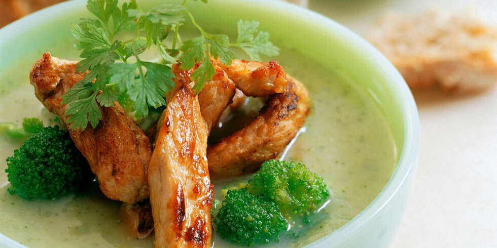 Dagens rett: Grønnsaksuppe med strimlet svinekjøtt Dagens rett: Grønnsaksuppe med strimlet svinekjøtt