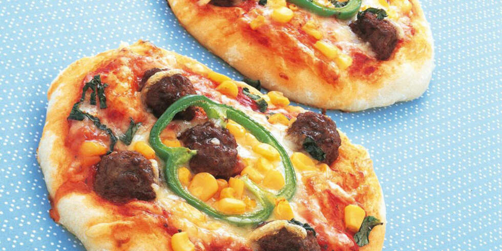 Dagens rett: Pizza med kjøttboller Dagens rett: Pizza med kjøttboller