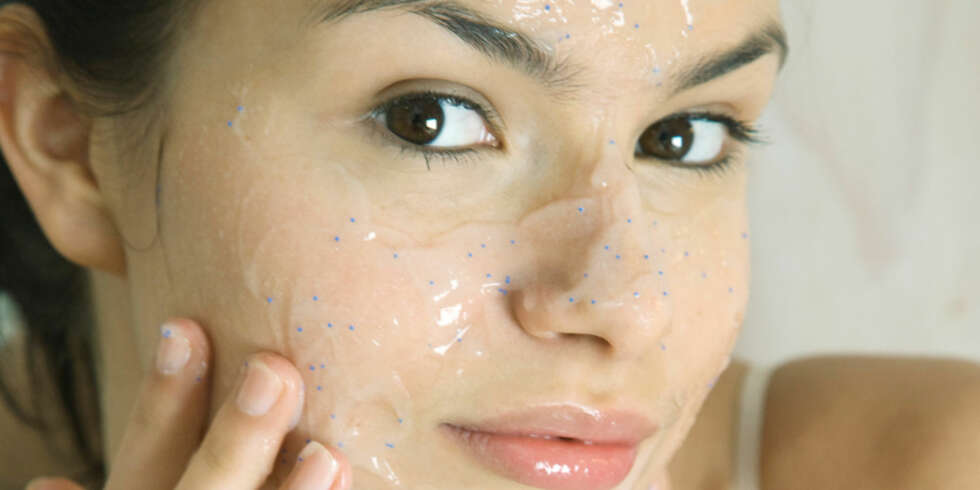 PEELING: For å minske kvisene kan du peele huden din. Illustrasjonsfoto: COLOURBOX PEELING: For å minske kvisene kan du peele huden din. Illustrasjonsfoto: COLOURBOX