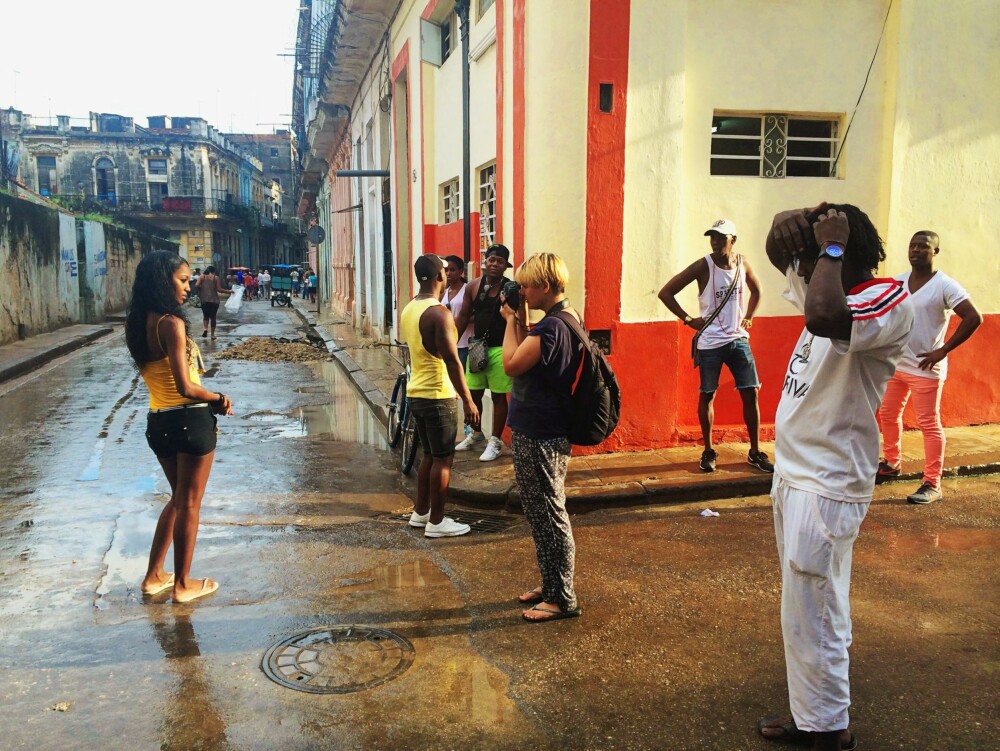 FOTOGRAFERER VAKRE KVINNER: Noroc i Cuba. FOTOGRAFERER VAKRE KVINNER: Noroc i Cuba.