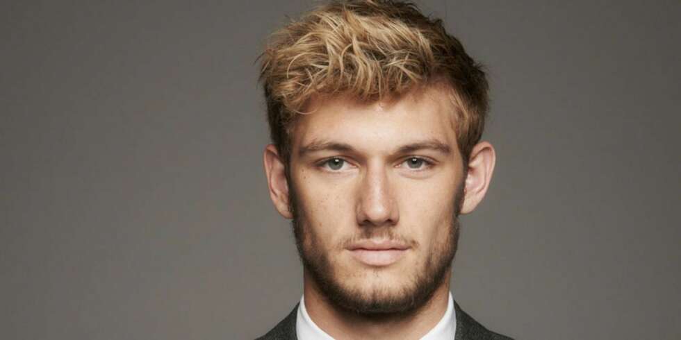 NYKOMMER: Alex Pettyfer skal spille mot John Cusack og Robin Williams i 2013. NYKOMMER: Alex Pettyfer skal spille mot John Cusack og Robin Williams i 2013.
