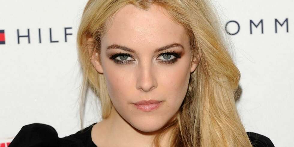 STJERNEANER: Riley Keough bør ha et godt stjernepotensial med Elvis som bestefar og Nicholas Cage som stefar da han var sammen med moren Lisa Marie Presley. STJERNEANER: Riley Keough bør ha et godt stjernepotensial med Elvis som bestefar og Nicholas Cage som stefar da han var sammen med moren Lisa Marie Presley.
