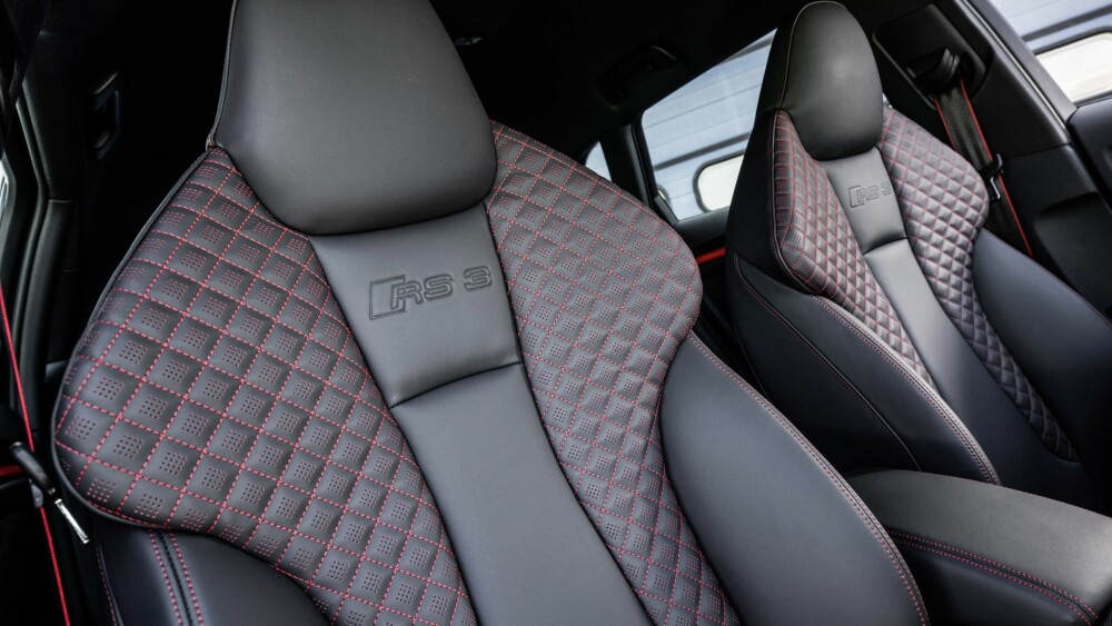 HARRY: Røde detaljer gjør at den pene kupeen kan virke litt
harry. FOTO: Audi HARRY: Røde detaljer gjør at den pene kupeen kan virke litt
harry. FOTO: Audi