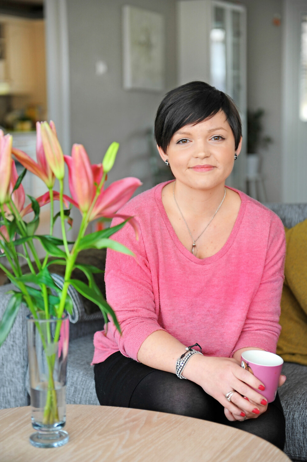 IKKE ALENE LENGER: - Det er godt å være sammen med andre med samme oppvekst som jeg - å føle tilhørighet, og ikke trenge å forklare noe, sier Elisabeth. IKKE ALENE LENGER: - Det er godt å være sammen med andre med samme oppvekst som jeg - å føle tilhørighet, og ikke trenge å forklare noe, sier Elisabeth.